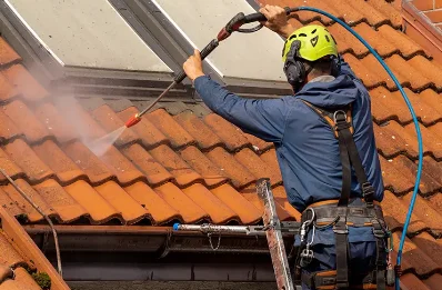 Démoussage et hydrofuge de toiture à Messas